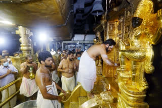 The head priest that is the Temple Tantri, Kandararu Mahesh Mohanararu administered the rituals of adorning the idol with the sacred attire