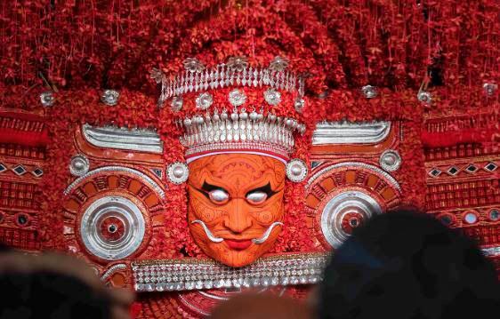 MATHAMANGALAM MUCHILOT KAVU  PERUMKALIYATTAM ON JANUARY  മാതമംഗലം പെരുങ്കളിയാട്ടം  PERUMKALIYATTAM AT KANNUR