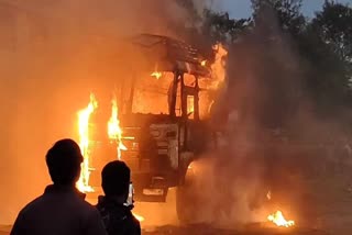 VIDISHA TRUCK CAUGHT FIRE