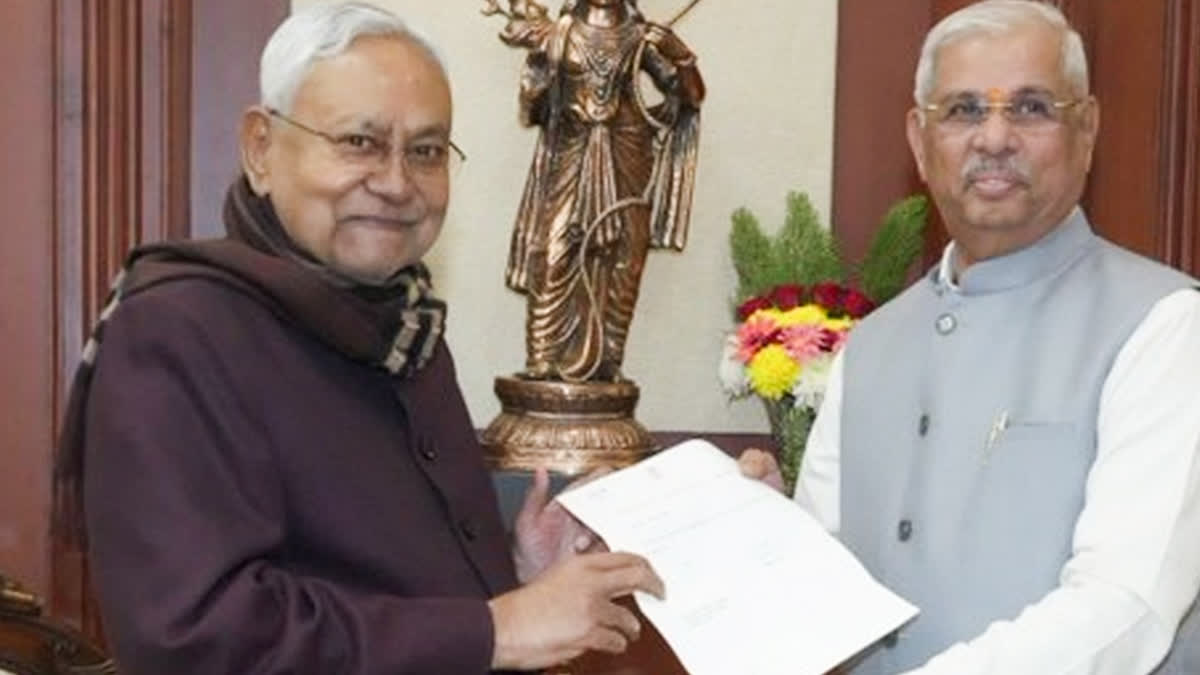 Nitish Kumar Stakes Claim to Form Government As Congress Chants 'Aaya Ram Gaya Ram'.