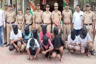 fraud in the name of pradhanmantri mudra yojana andheri police arrested 10 people