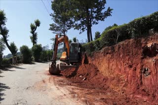 Chinnakkanal road construction work  നിർമാണ പ്രവൃത്തി പുനരാരംഭിച്ചു  Road construction work resumed  ചിന്നക്കനാൽ വിലക്ക് റോഡ്