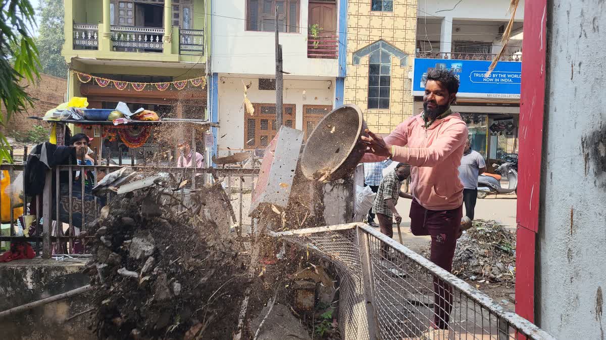 HARDA POST OFFICE PREMISES GARBAGE