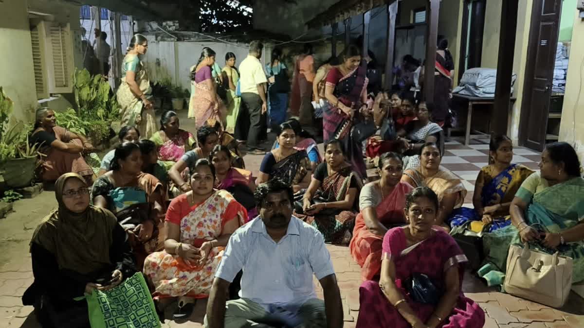 Teachers are protest in coimbatore