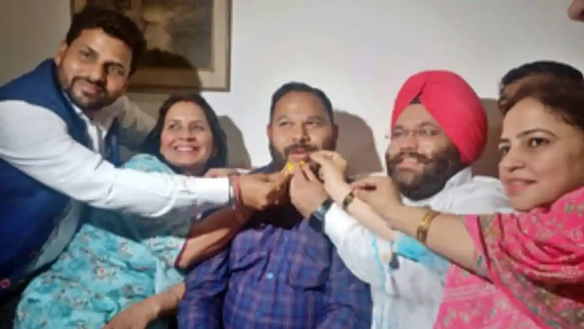 AAP's Kuldeep Kumar Assumes Charge as Chandigarh Mayor