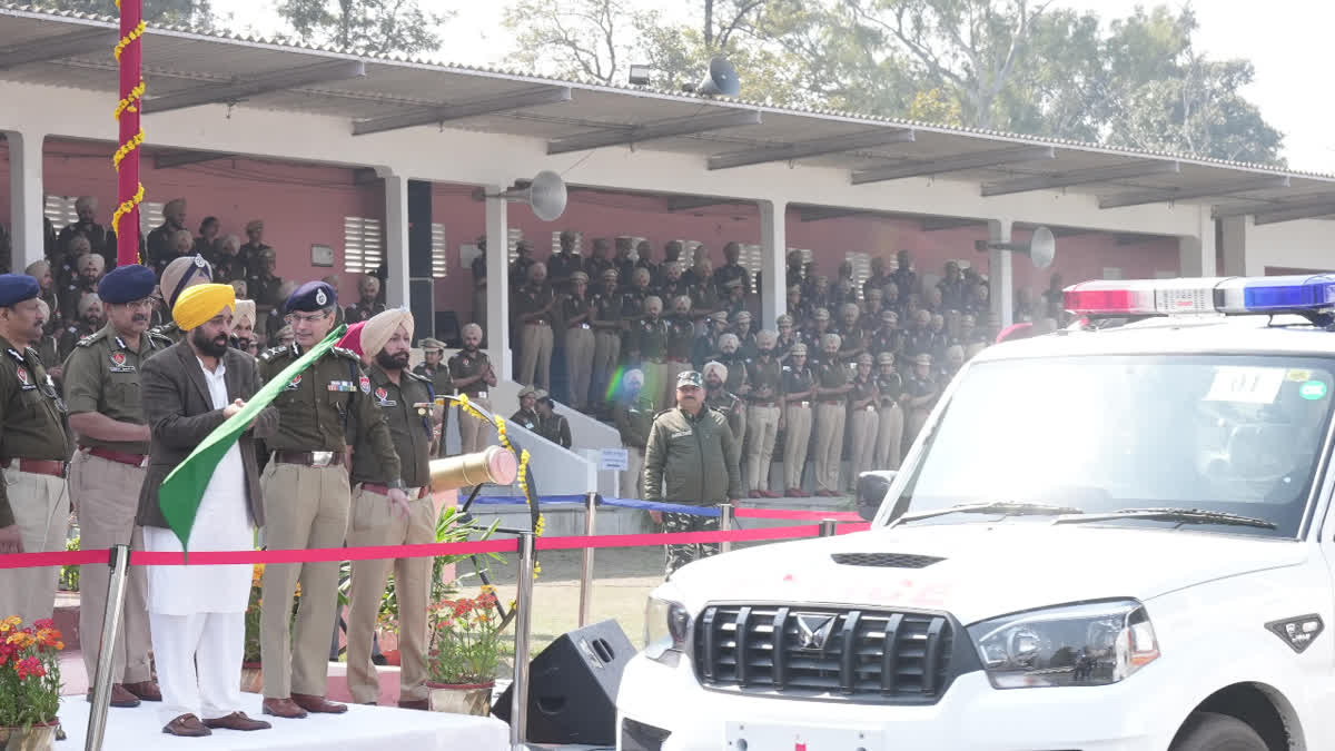 handed over 410 new hi-tech vehicles to the Punjab Police