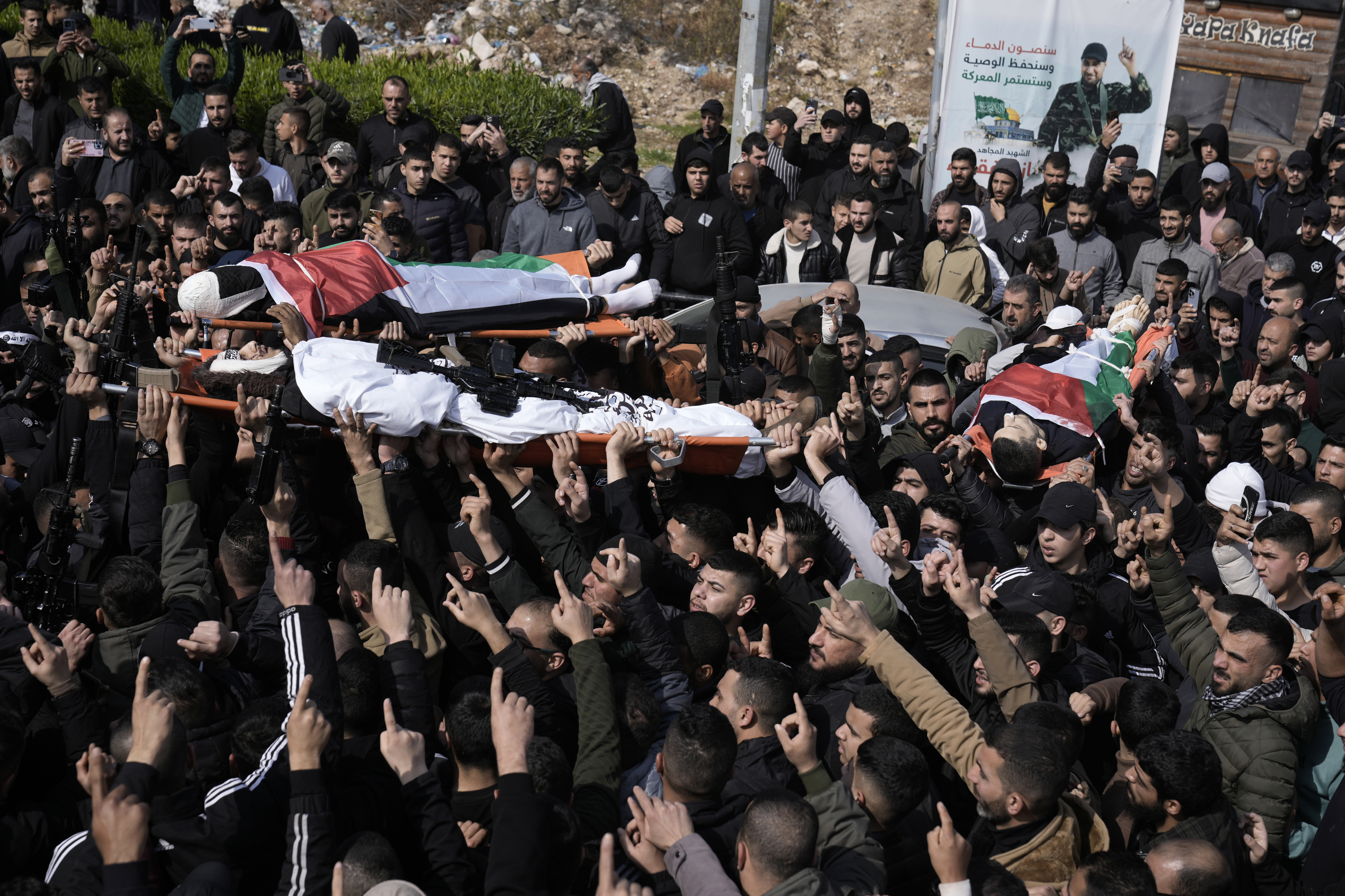 اسرائیلی فوجیوں نے مغربی کنارے میں 3 فلسطینیوں کو گولی مار کر ہلاک کر دیا۔۔۔۔( PHOTO: AP)