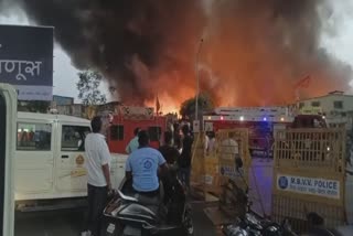 A massive fire broke out in the slum area of Mira Bhayandar