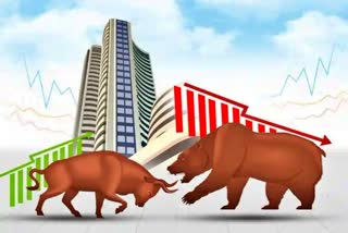 BSE Sensex fell  Reliance Industries and bank stocks  Sensex and Nifty tumble  ವಿದೇಶಿ ಹೂಡಿಕೆಯ ಷೇರುಗಳ ಮಾರಾಟ  ಪಾತಾಳಕ್ಕೆ ಬಿದ್ದ ದೇಶಿಯ ಮಾರುಕಟ್ಟೆ