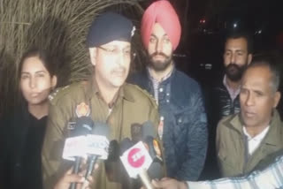 Encounter between gangsters and police in Mohali