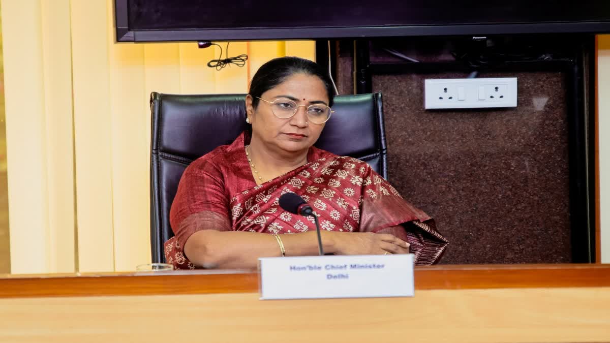IAS मधु रानी बनीं सीएम रेखा की सचिव, तो वक्फ बोर्ड के CEO नियुक्त हुए ...