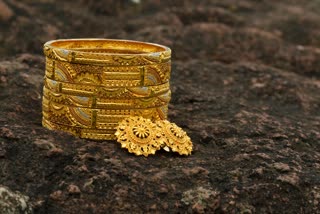 GOLD RATE TODAY  ഇന്നത്തെ സ്വര്‍ണ വില  കേരളത്തിലെ സ്വര്‍ണ നിരക്കറിയാം  GOLD RATE DECREASED IN KERALA
