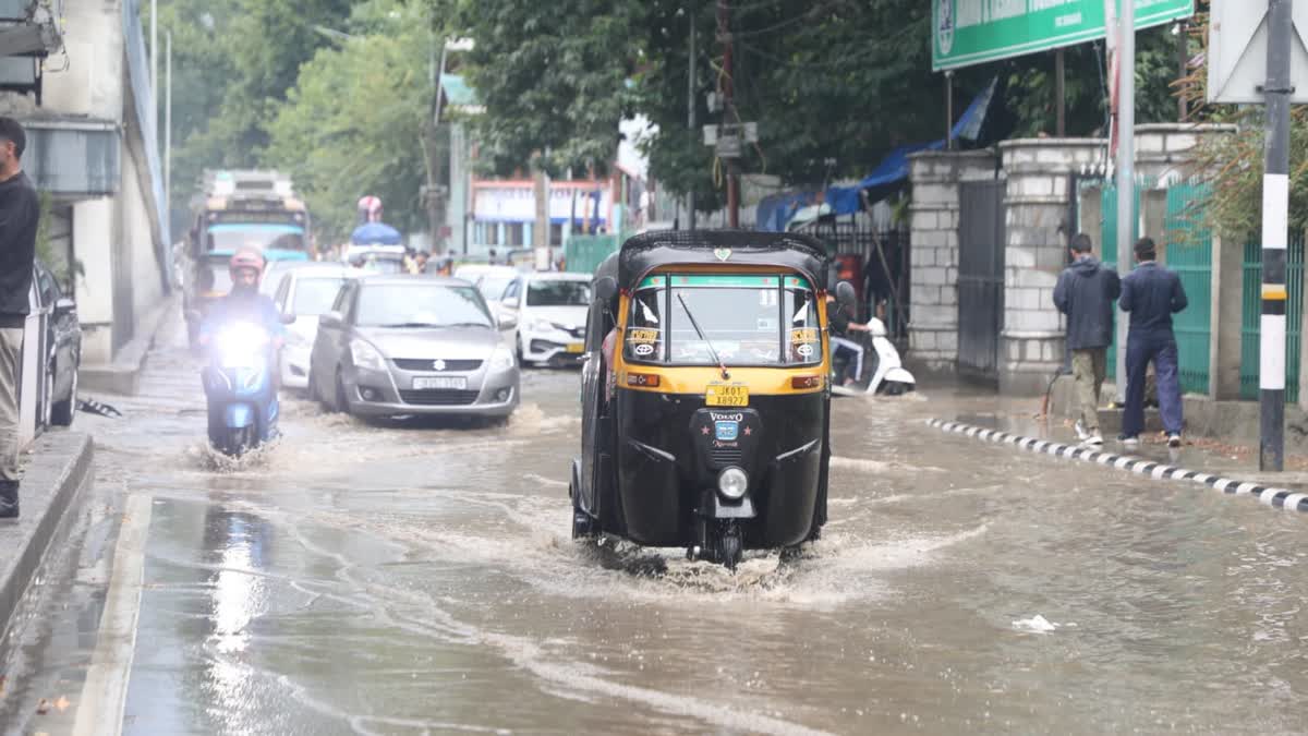 JK Met predicts light snow, rains in kashmir till 31st march