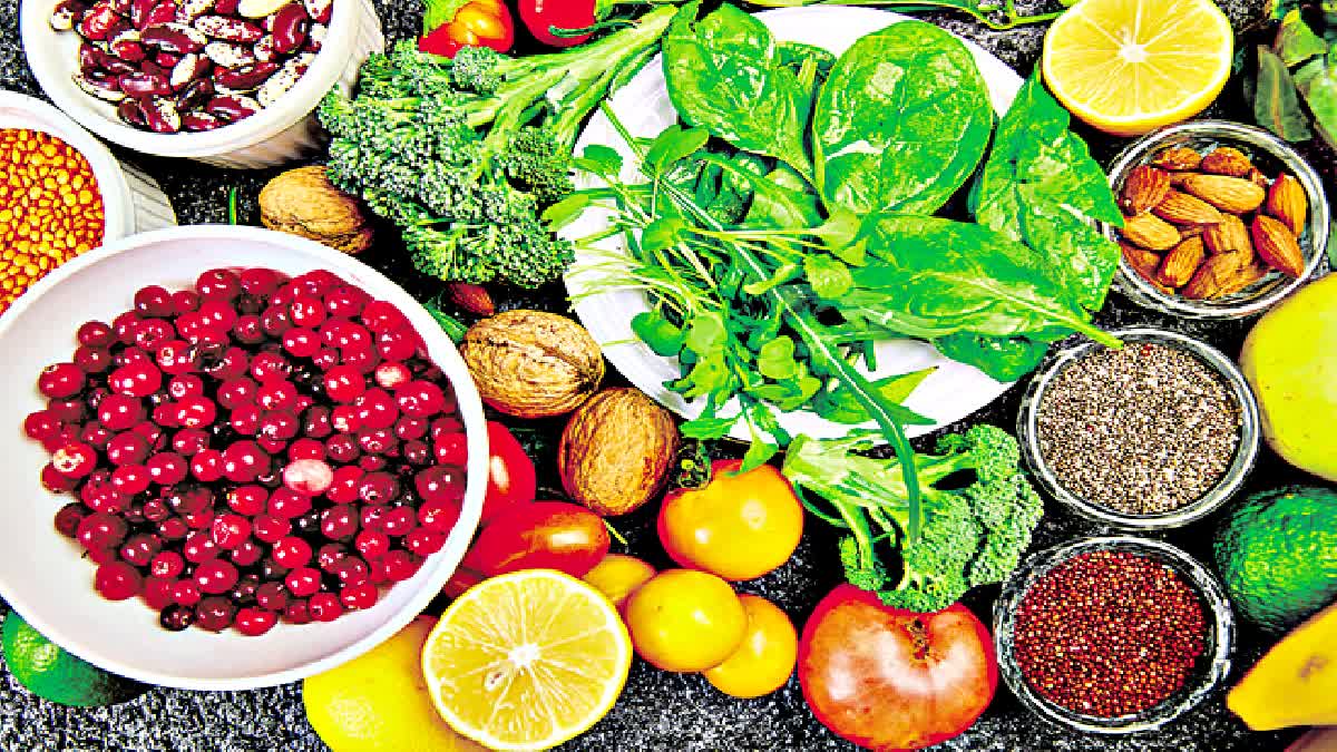 Foods to Eat and Avoid To Stay Cool in Summer