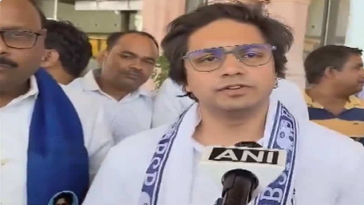 BSP chief Mayawati's nephew, Akash Anand, and four others have been registered for violating the Model Code of Conduct for using objectionable language at a poll rally. Anand accused the government of being a "bulldozer" and a "terrorist" party, citing 16,000 kidnapping incidents in the state.