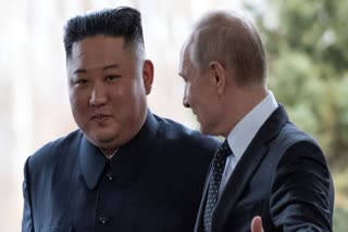 Russian President Vladimir Putin (right) and North Korean leader Kim Jong-un (file photo)
