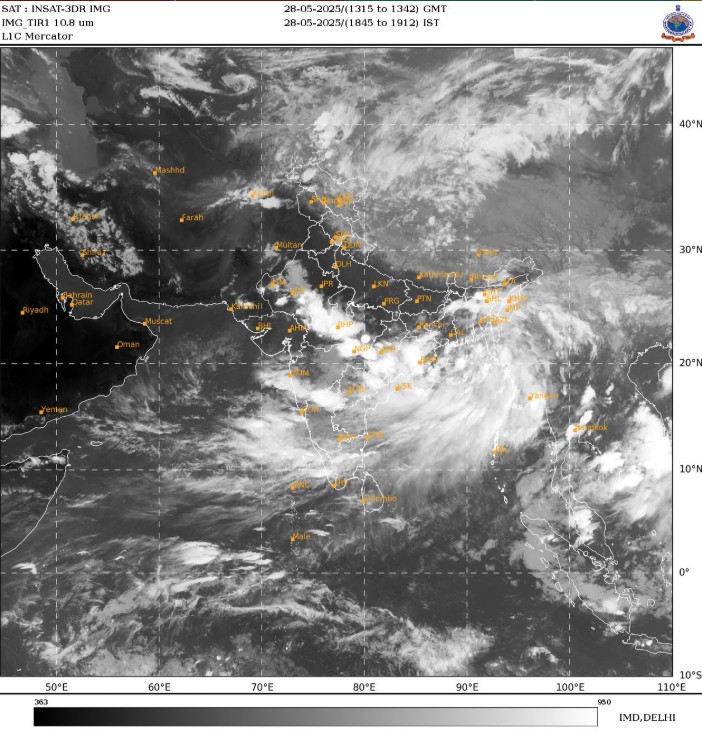 IMD Weather Update Monsoon is advancing at rapid speed it will reach Haryana Delhi NCR at stormy speed on this date