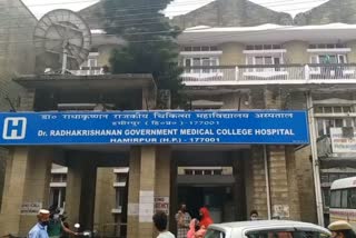 मेडिकल कॉलेज हमीरपुर में तीसरी मंजिल से कूदा व्यक्ति