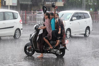 IMD Forecasts Heavy Rain, Thunderstorms, And Heatwaves Across India Until June 2