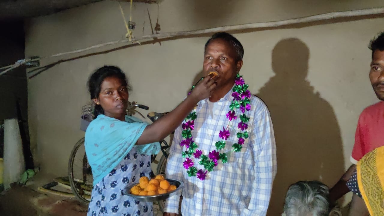 Ganga Oraon of Khunti passed the matriculation examination at the age of 56