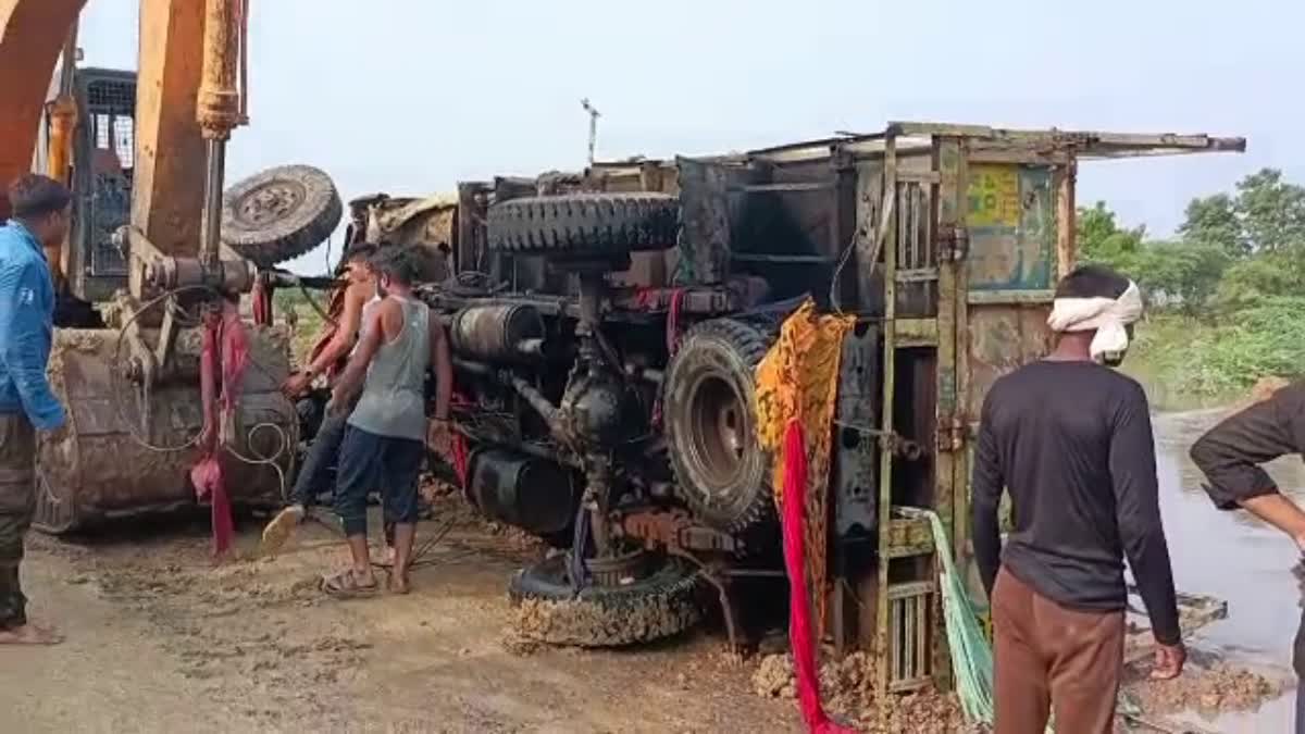 road accident in madhya pradesh today