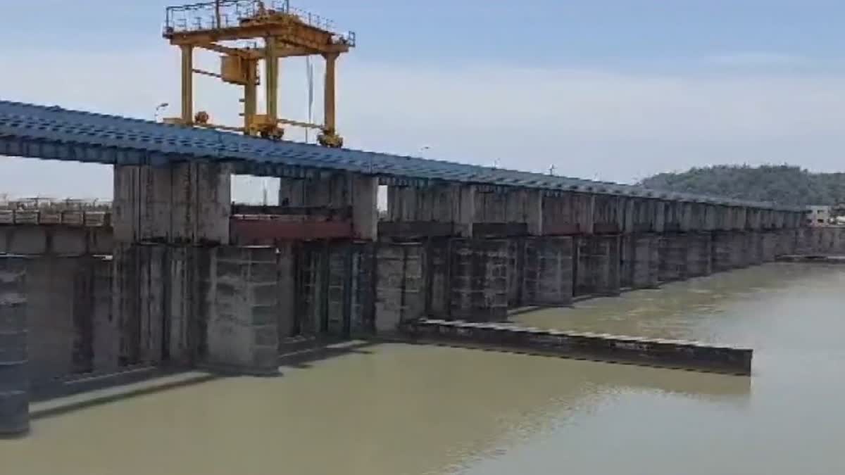 Water Level at Hathinikund Barrage