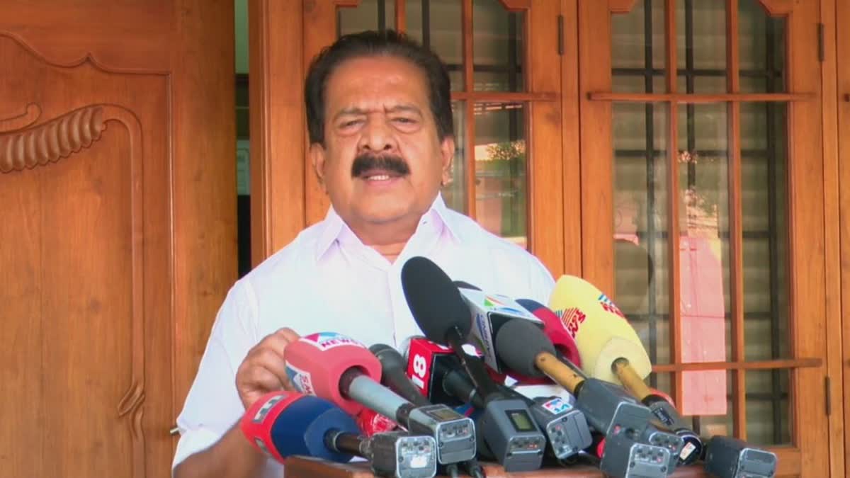 ramesh chennithala  ramesh chennithala about shaktidharan allegation  shaktidharan allegation  deshabhimani  kerala cm  pinarayi vijayan  fir  congress  adgp  v muraleedharan  രമേശ് ചെന്നിത്തല  ദേശാഭിമാനി  ശക്തിധരന്‍  സിപിഎം  കോണ്‍ഗ്രസ്  വി മുരളീധരന്‍  പിണറായി വിജയന്‍  മുഖ്യമന്ത്രി