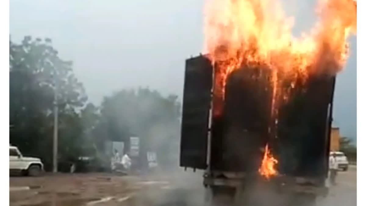 three-trucks-collided-in-jaipur-rajasthan-and-truck-caught-fire-and-two-people-were-burnt-alive