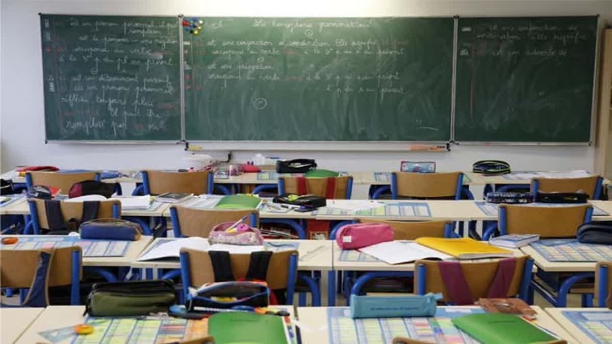 teacher-fired-after-skipping-work-for-20-years-called-italy-worst-employee