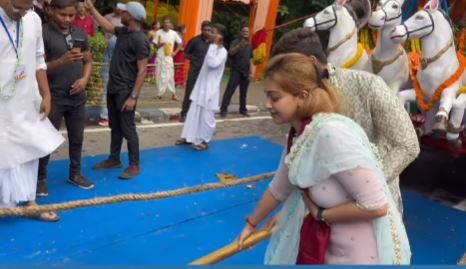 Bonny Koushani Enjoys The Rathyatra