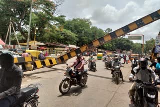 major accident averted in Hubli Karnataka scene caught on cctv
