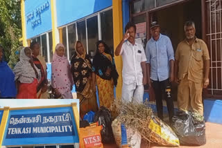 In Tenkasi garbage was not removed properly in the wards so people protested by dumping garbage in front of the municipal office