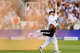 Ashes  Ashes 2023  Jonny Bairstow carries invader off the field  Jonny Bairstow  Protestors Invade Lord s Pitch During Ashes 2023  Ben stokes  ജോണി ബെയര്‍സ്റ്റോ  ആഷസിനിടെ ഗ്രൗണ്ടില്‍ പ്രതിഷേധം  ആഷസ്‌ 2023  ബെന്‍ സ്റ്റോക്‌സ്