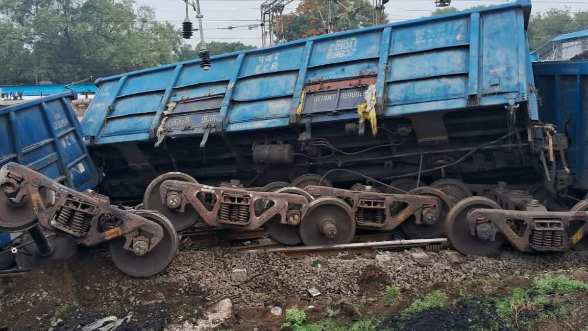 Good train derailed in Shahdol Madhya pradesh
