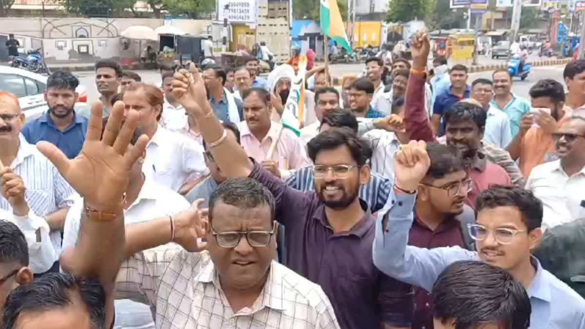 Railway employees protest for water