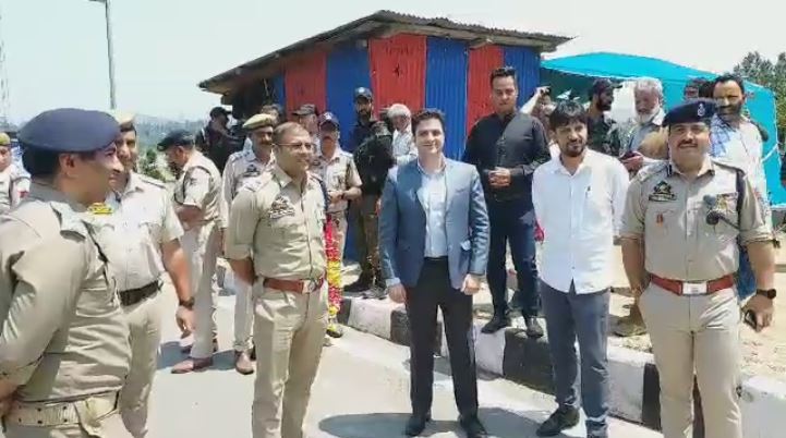 The first batch of Amarnath pilgrims entered the Kashmir valley