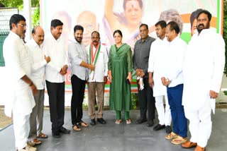 BRS MLA joins Congress