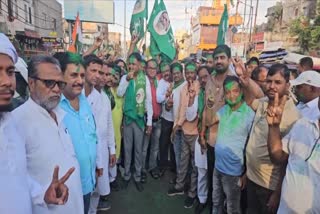 JMM workers celebrated in Giridih after Hemant Soren came out of jail