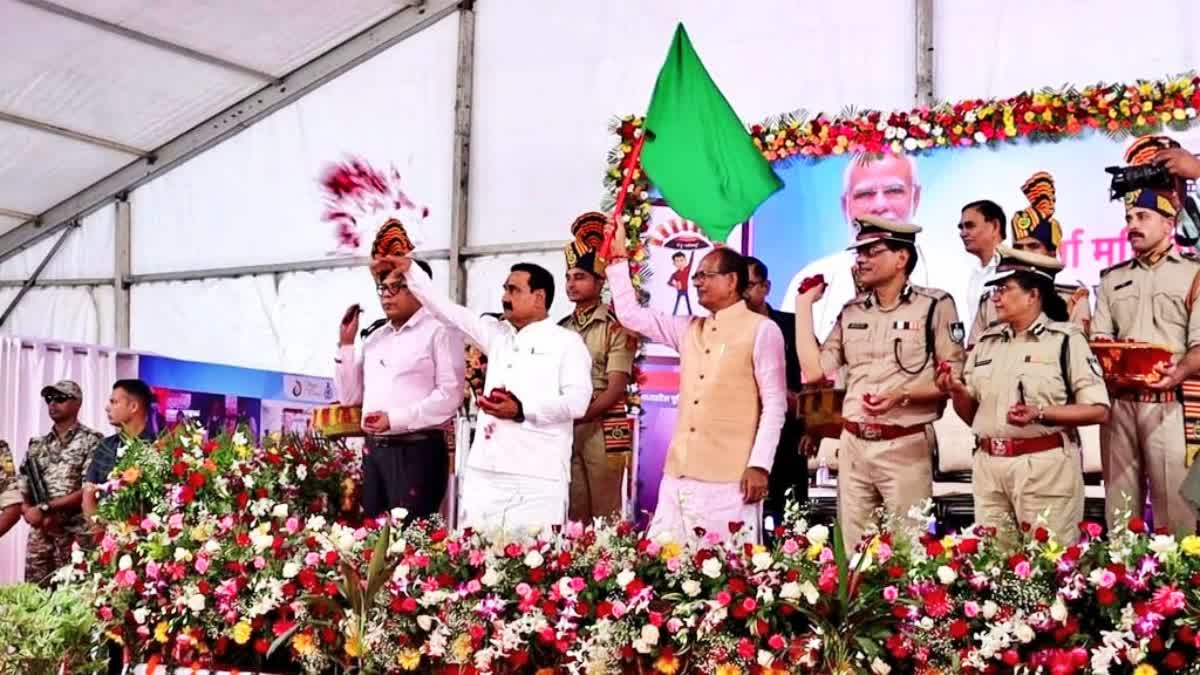 Women policemen given 250 two wheelers in Bhopal