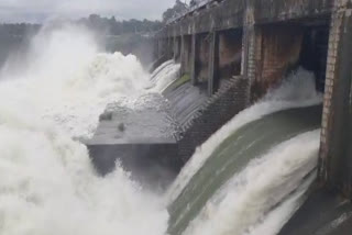 Flood water rises Nizamsagar reservoir