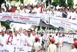 yuva chatra parishad veer lachit sena hold joint protest