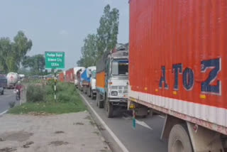 25 km long jam on Punjab Jammu border