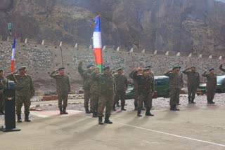 army-chief-visits-ladakh-reviewed-the-current-situation-of-the-lac