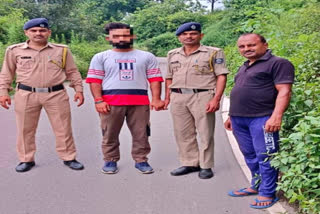 Kangra police caught Jammu man with drugs