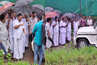 മെമ്പറുടെ നേതൃത്വത്തില്‍ സർവേ തടഞ്ഞ്  മെമ്പറുടെ നേതൃത്വത്തില്‍ സർവേ തടഞ്ഞ് നാട്ടുകാര്‍  ഡിജിറ്റൽ ഭൂമി സർവേയിൽ അപാകത  Nedumkandam Locals blocked digital land survey  idukki Nedumkandam  വാര്‍ഡ് മെമ്പറുടെ പ്രതികരണം  നെടുങ്കണ്ടത്ത് ഡിജിറ്റൽ സർവേ തടഞ്ഞ് നാട്ടുകാര്‍