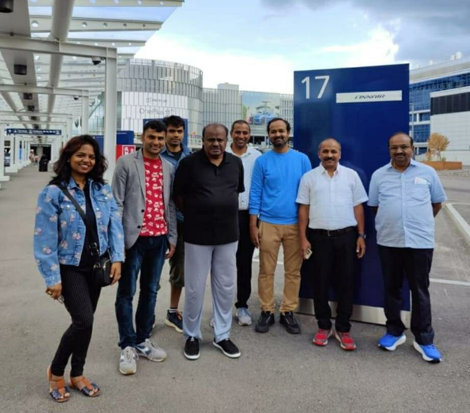 HD Kumaraswamy shared a photo from his foreign trip