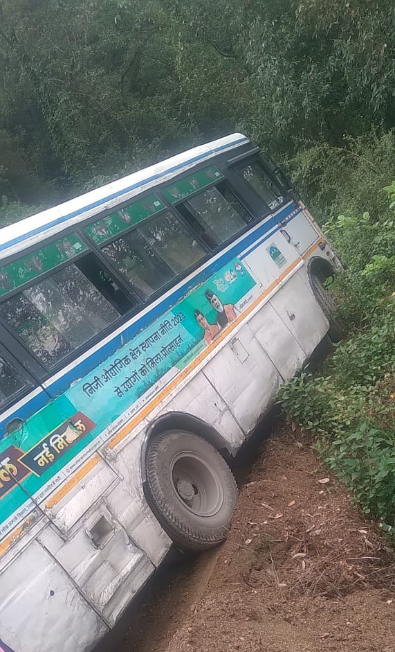 road accident in Almora