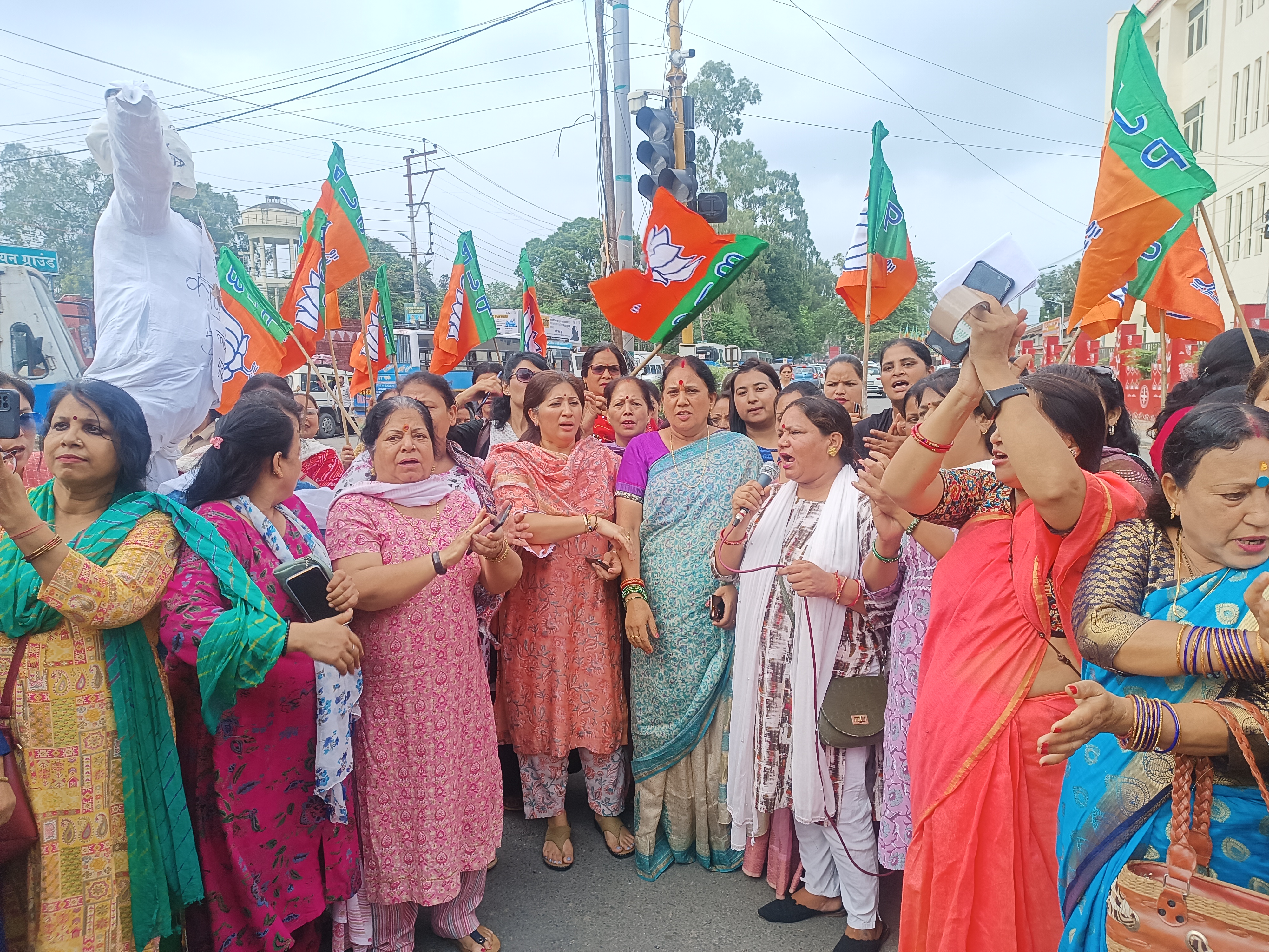 BJP Mahila Morcha protested