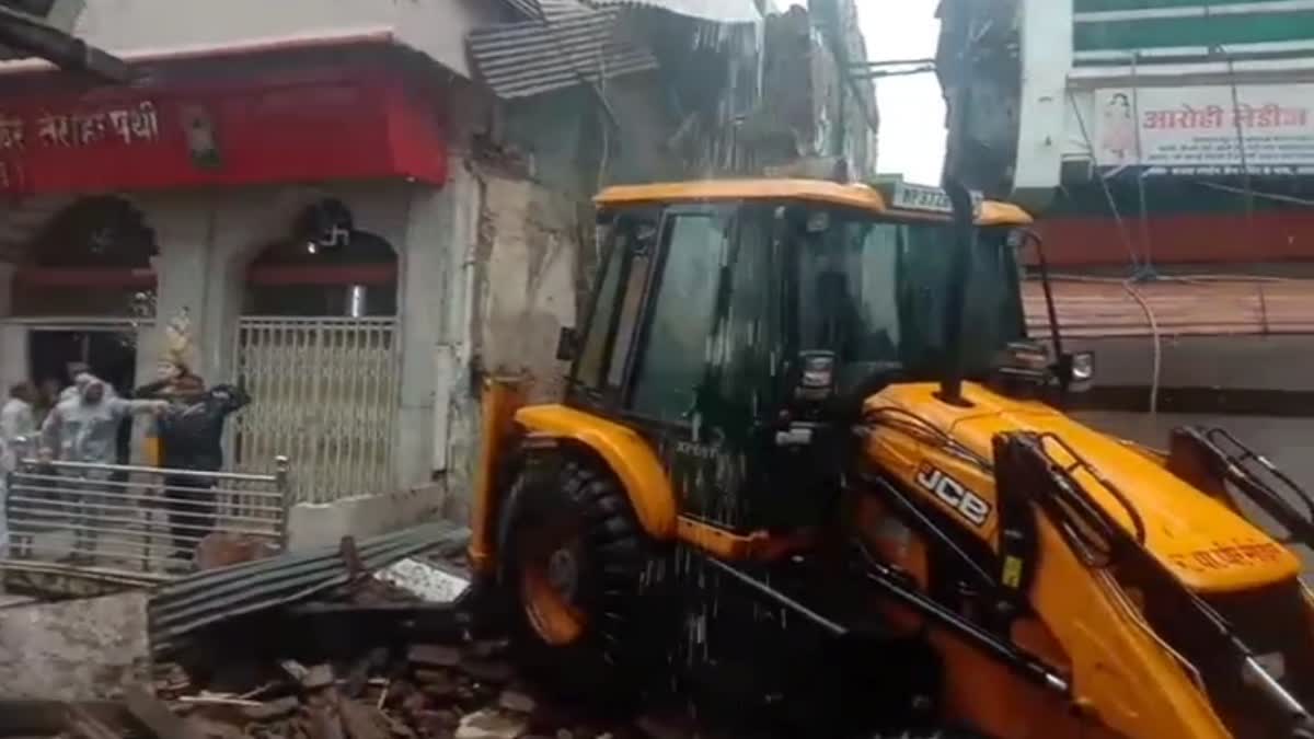 SEHORE HOUSE COLLAPSED DUE TO RAIN