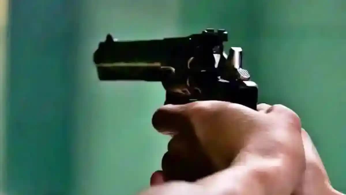 SHOOTING AT THIRUVANANTHAPURAM  AIR GUN SHOOTING AT TRIVANDRUM  AIR GUN ATTACK  തിരുവനന്തപുരത്ത് വെടിവെയ്പ്പ്